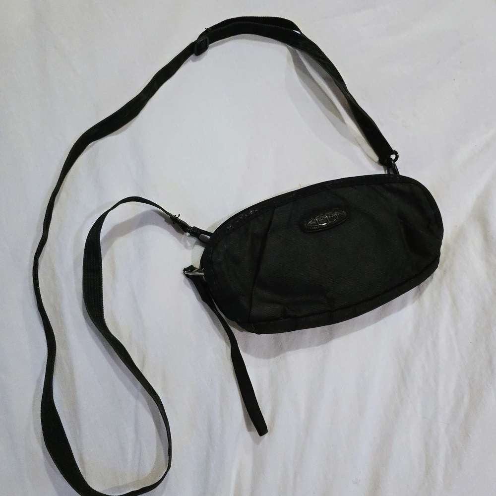 KEEN Crossbody Bag And Wristlet